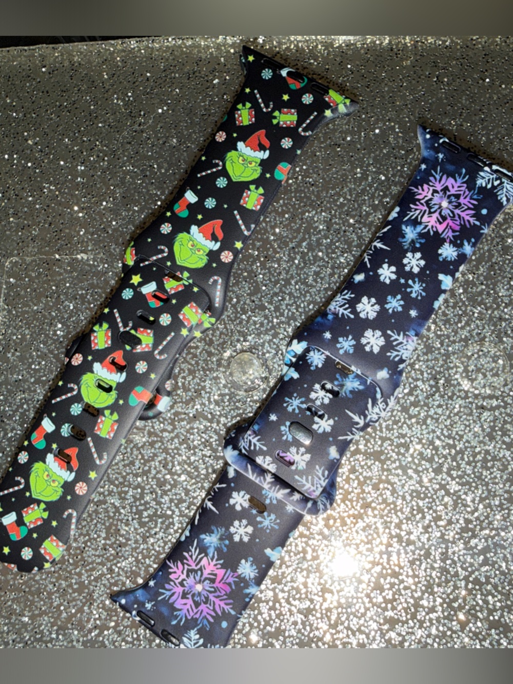 Black Holiday-Themed Silicone Watch Bands for 44 mm Apple Watches